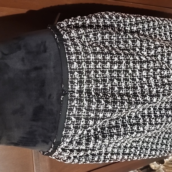 TALBOTS WOMEN Black and White Tweed Classic A-Line Skirt Size 14WP - Picture 3 of 6